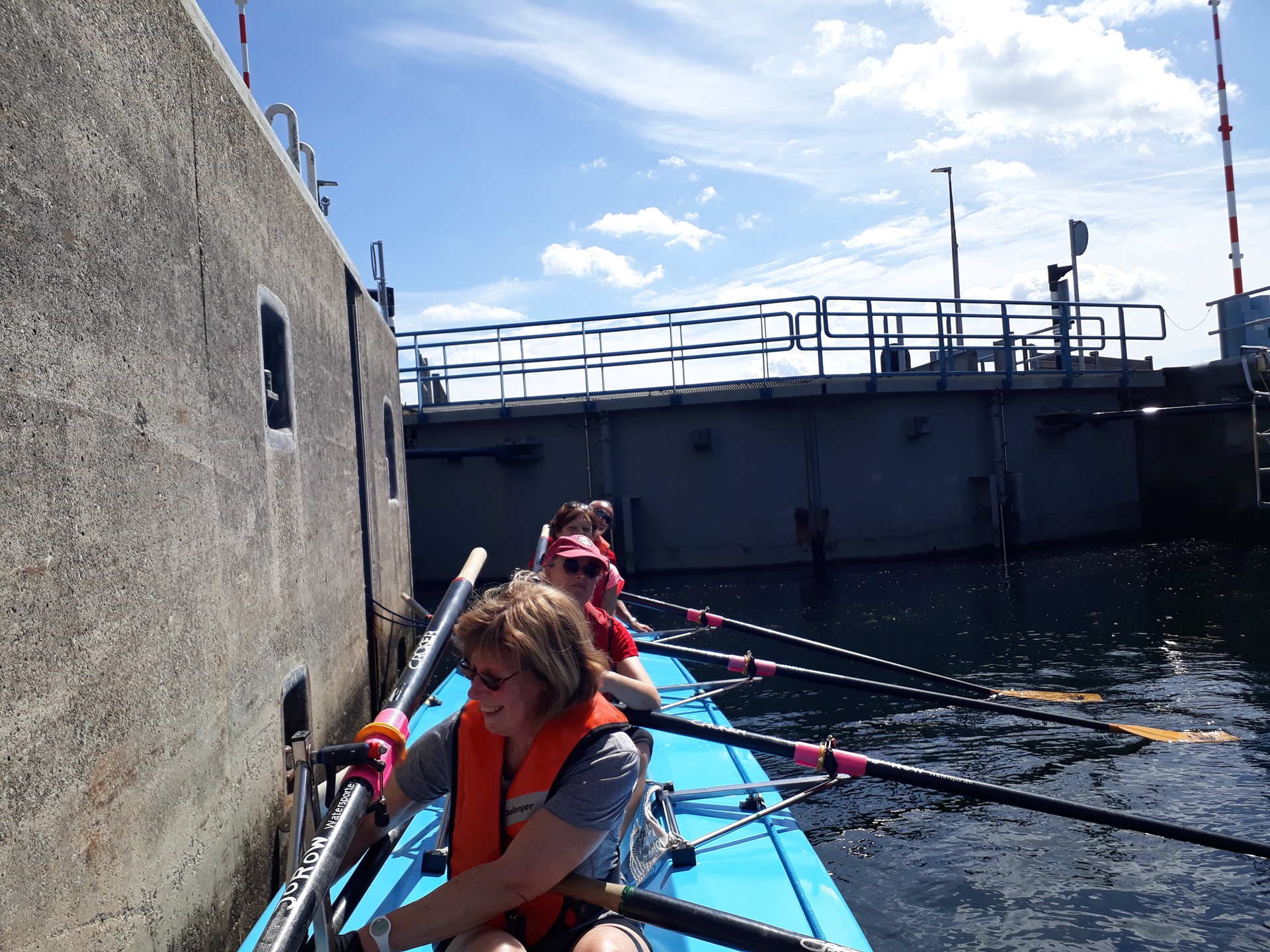 in de sluis naar de Oosterschelde